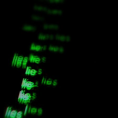 Σε κοροϊδεύει, σκέφτεσαι, μα ίσως και να μην είναι έτσι