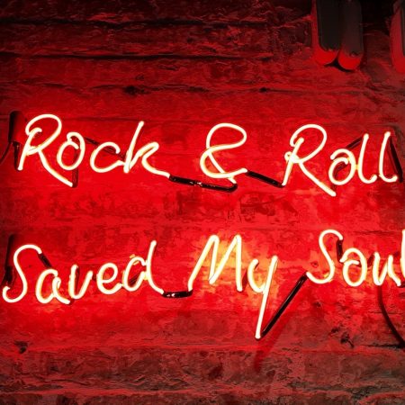 Στην εφηβεία μας η ροκ μουσική ήταν η προσωπική μας επανάσταση