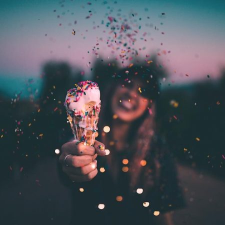 Έφηβοι στην ψυχή κι άσε τους άλλους να μεγαλώνουν