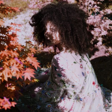 Μπροστά σε τρίτους η εικόνα μας μοιάζει αλλιώτικη