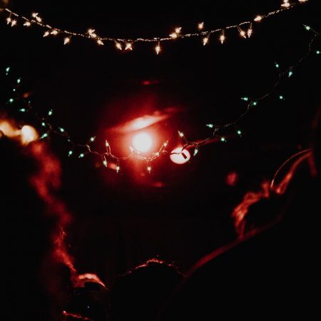 Αρκεί ένας άνθρωπος για να σου δείξει πού πρέπει να κοιτάξεις