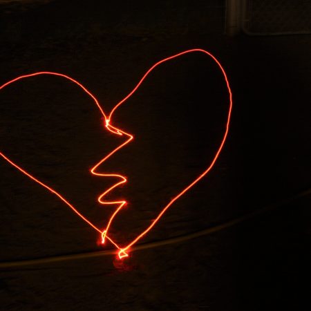 Δες γιατί δεν κρατάνε οι σχέσεις σου ανατρέχοντας στην παιδική ηλικία