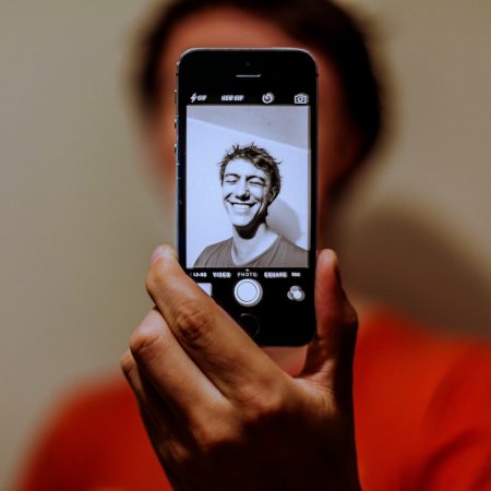 Είναι η selfie η εξέλιξη της τέχνης του πορτραίτου;