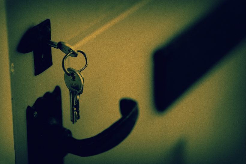Κάθε μετακόμιση κι ένας μικρός αποχωρισμός
