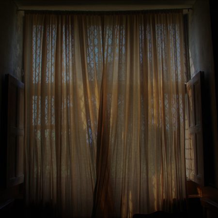 Με το που πιάσουν οι ζέστες τούς πιάνει μια μελαγχολία