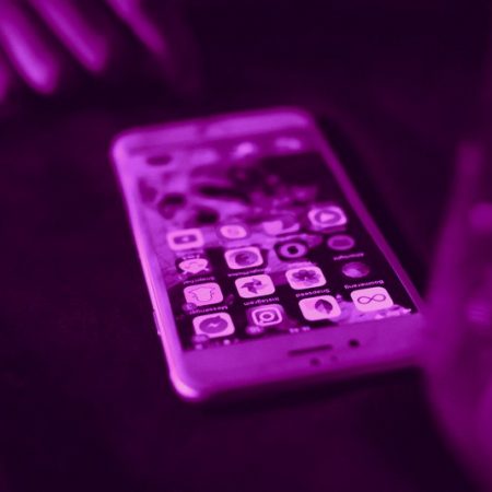 10 λόγοι να κάνεις unfollow το ταίρι στα social