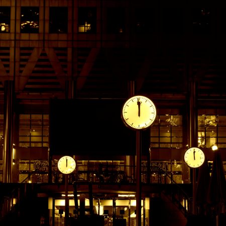 Λες πως το σκέφτεσαι ακόμα κι ας ήταν μονάχα δυο στιγμές