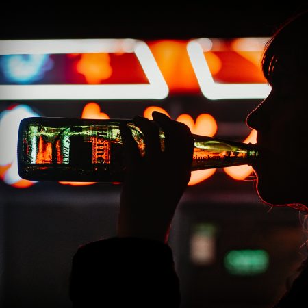 Αντί να μεθάω μαζί σου εγώ πίνω γιατί ποτέ δε σου μίλησα