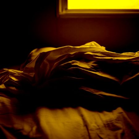 It's not complicated· είναι «σχεδόν»