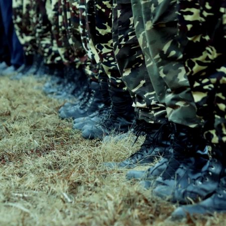 Τι αφήνει στην ψυχή μια σκληρή στρατιωτική θητεία;