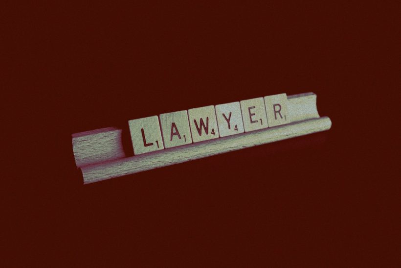 Γιατί δε συμπαθούμε τους δικηγόρους;