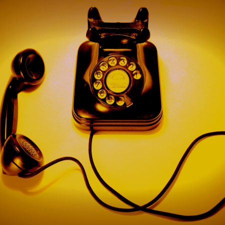 Ακόμα μ' έχεις στο περίμενε