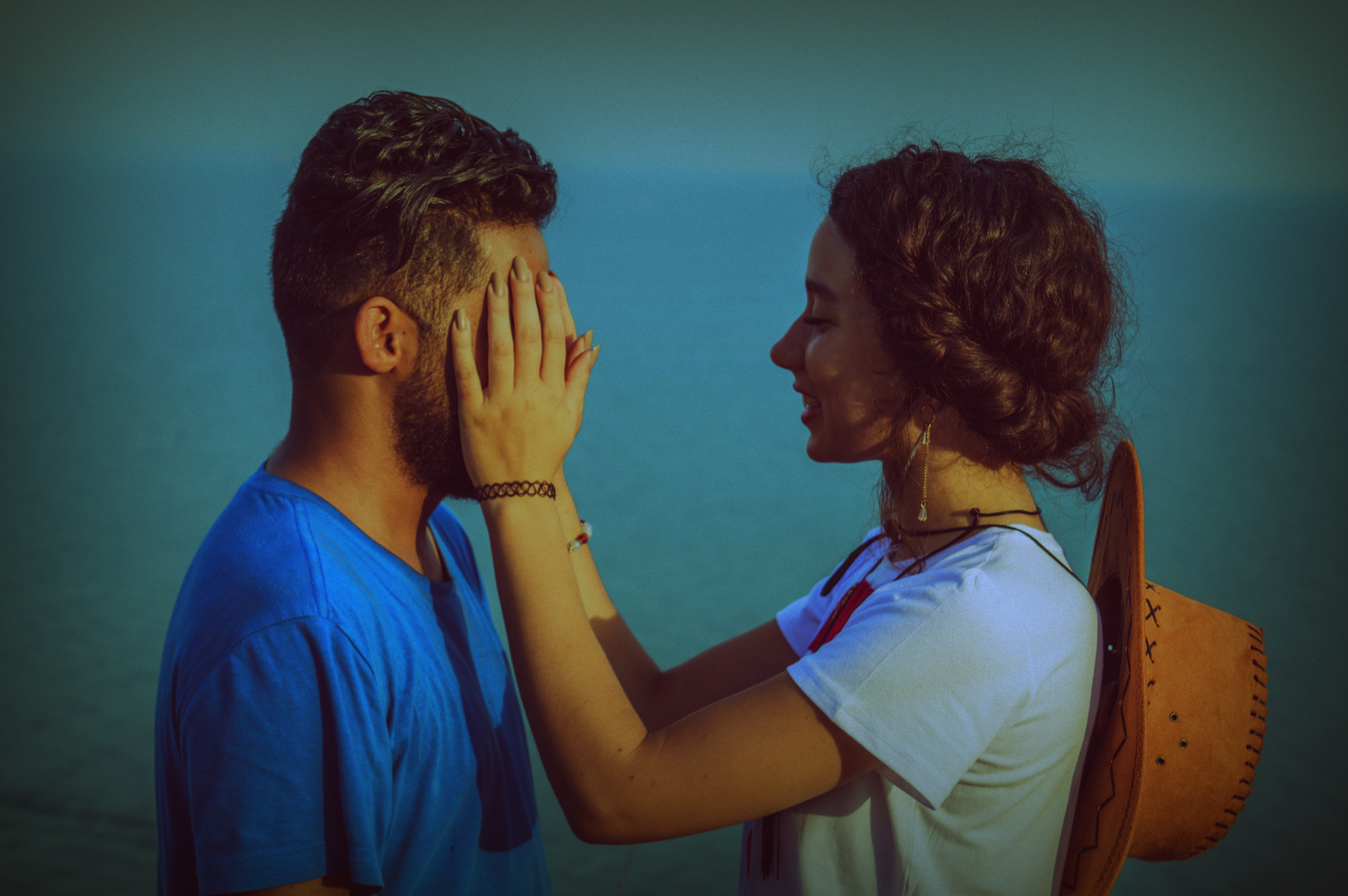 девушка делает предложение парню. ультиматум в отношениях. ультиматум пример. ультиматум в отношениях. ультиматум.