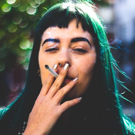 Βάλε δίπλα στον καπνιστή τη λέξη «πρώην»