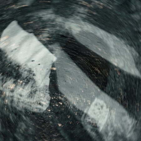 Ακόμη εμένα δείχνει