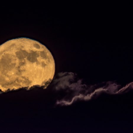 Πανσέληνος Ιουλίου: Πώς επηρεάζονται τα ζώδια