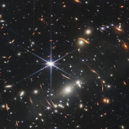 Μια βόλτα στο σύμπαν με τις νέες εκπληκτικές φωτογραφίες της NASA