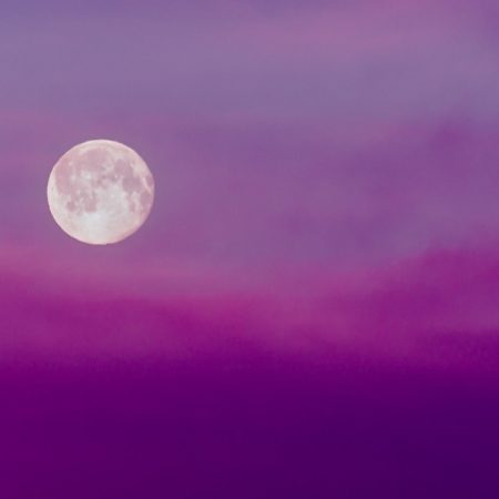 Ποια είναι τα 5 ζώδια που θα ευνοήσει η αυριανή πανσέληνος