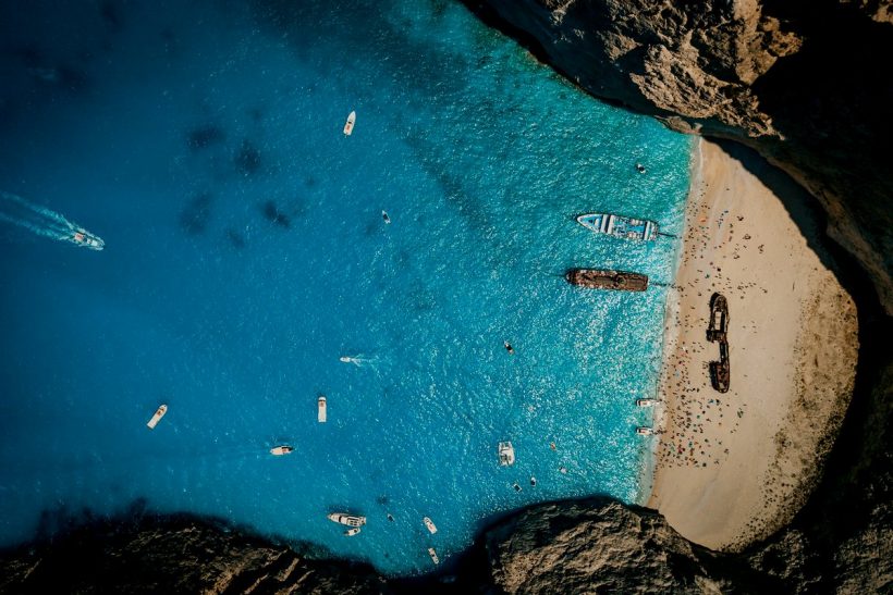 10+1 νερά που πρέπει μια φορά να κολυμπήσεις