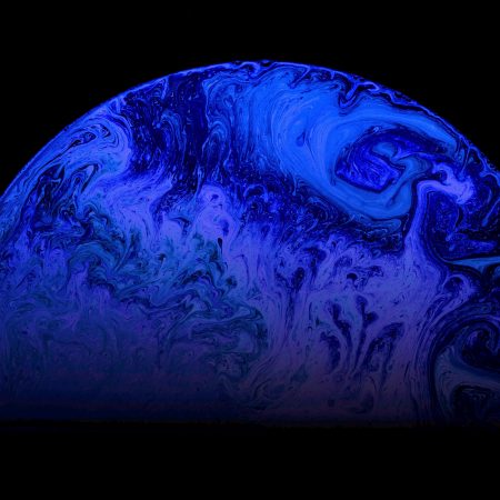 Πώς αντιδρούν τα ζώδια όταν ένα τρίτο πρόσωπο φλερτάρει το ταίρι