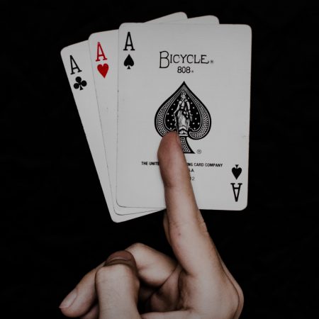 Μάθε να λες τα χαρτιά σε απλά κι εύκολα βήματα