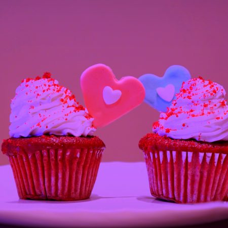 Ο έρωτας είναι το κερασάκι στην τούρτα κι όχι η τούρτα ολόκληρη