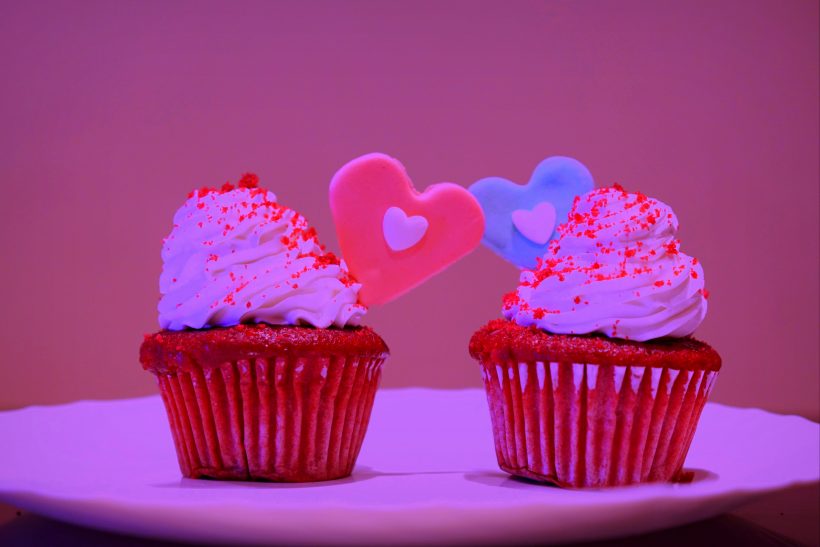 Ο έρωτας είναι το κερασάκι στην τούρτα κι όχι η τούρτα ολόκληρη