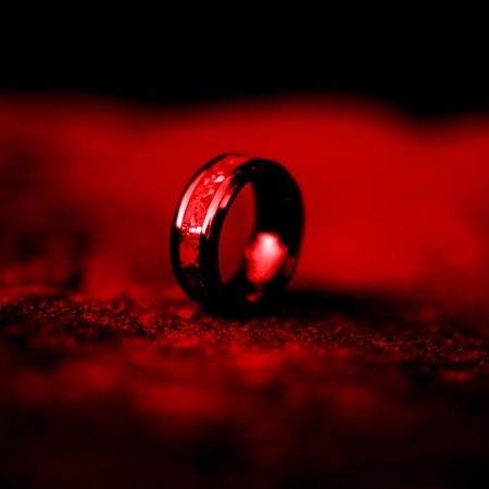 5 λόγοι που αποφεύγει να δεσμευτεί