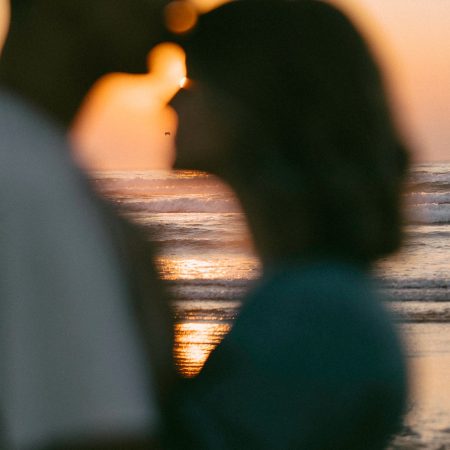 Κι έτσι, πιστέψαμε πως αν δεν πασχίσουμε δε θα μας αγαπήσουν