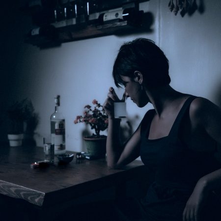 Αντί να χάνεσαι σε κάτι που κάποτε υπήρξε, άσ' το να φύγει