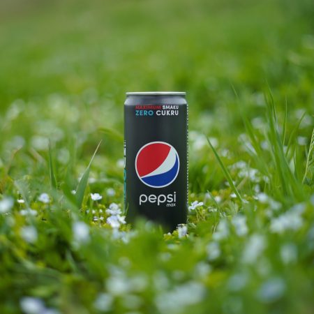 Πίνοντας (κάπου στις) 7.000.000 pepsi μπορείς να κερδίσεις ένα τζετ!