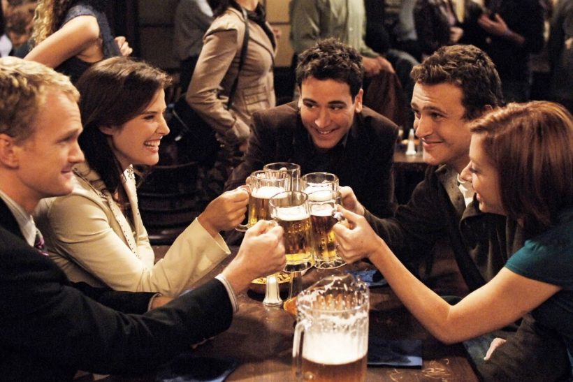 10 λογοι που το How I Met Your Mother ειναι καλύτερο απο το Friends