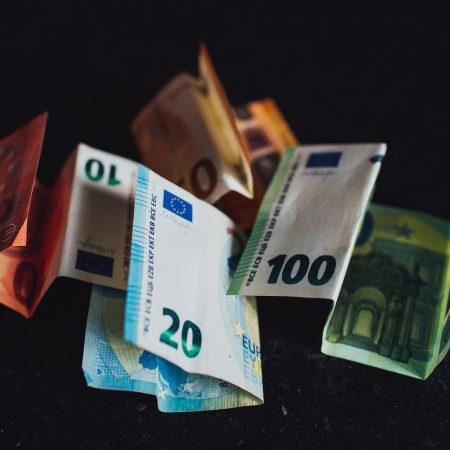 Τα καλύτερα λεφτά που ξοδεύεις είναι αυτά του πρώτου μισθού