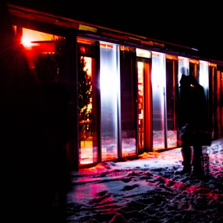 Εκεί που λες πως ξέχασες ακούς μια γνώριμη φωνή