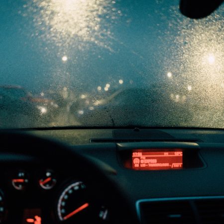 Τις νύχτες που ουρλιάξαμε στίχους με τους φίλους μας σε κάποιο αμάξι