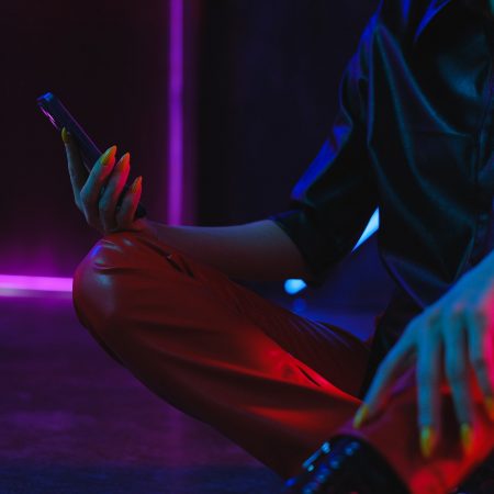 Κάνουμε ανθρώπους να νιώσουν θεοί ή σκουπίδια μ' ένα post