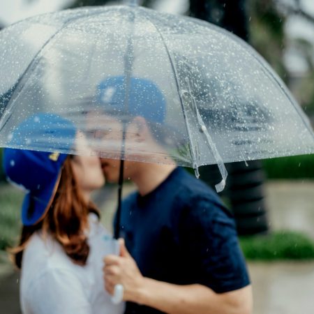 Αν είναι ν' αφεθείς στον έρωτα, αξίζει το ρίσκο της απογοήτευσης