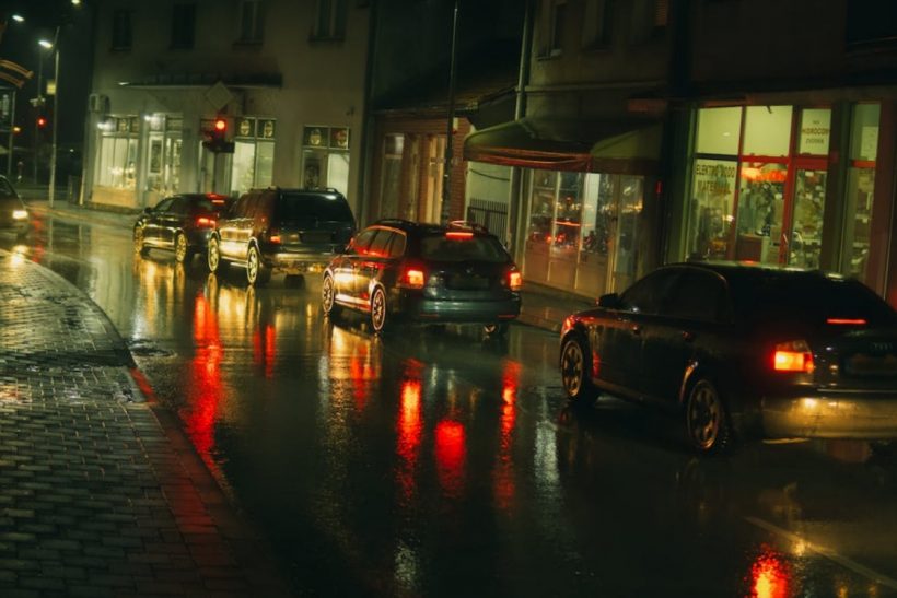 Eίμαστε κι εμείς που δε μάθαμε ποτέ ξεκίνημα στην ανηφόρα