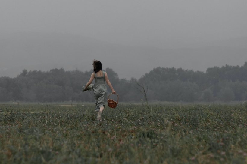 Eίμαστε πάντα μόνοι μας μέχρι να ερωτευτούμε