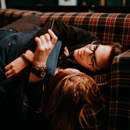 7 ερωτήσεις για να δεις πού πάει μια σχεδόν σχέση