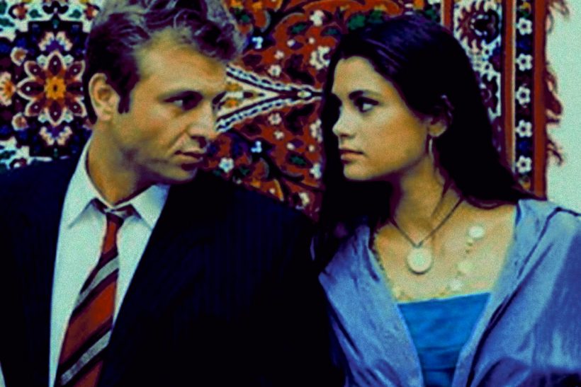 12 soundtracks από ελληνικές σειρές που αγαπήσαμε