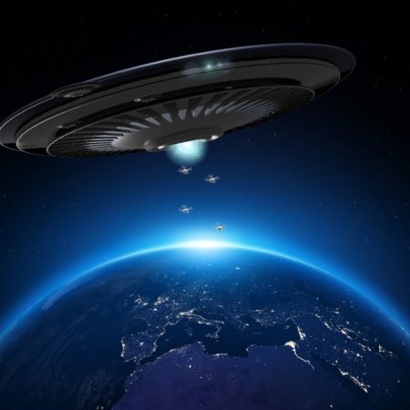 Αγαπητή Αμερική: Αφού όλα τα λύσαμε τα UFO μας έλειπαν