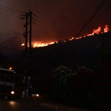 Κάθε χρόνο ακούμε «εκκενώστε την περιοχή» και τίποτα δεν αλλάζει