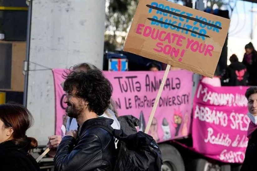 Παλέρμο: 7 άνδρες β1ασαν νεαρή κοπέλα και τα Ιταλικά μέσα σιώπησαν