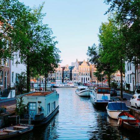Στο Άμστερνταμ θα φας, θα δεις και θα καπνίσεις τα καλύτερα