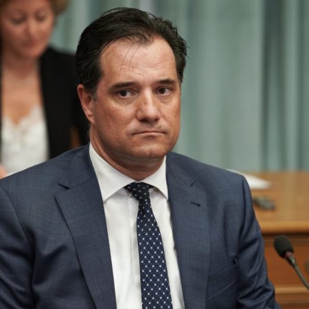 Κλάιν μάιν ρε συ Άδωνι «ποιος ενδιαφέρεται για εξεταστική επιτροπή για τα Τέμπη;»