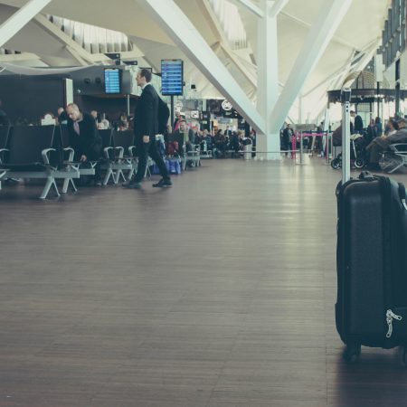 «Τέλος σε χρεώσεις στις χειραποσκευές καμπίνας»