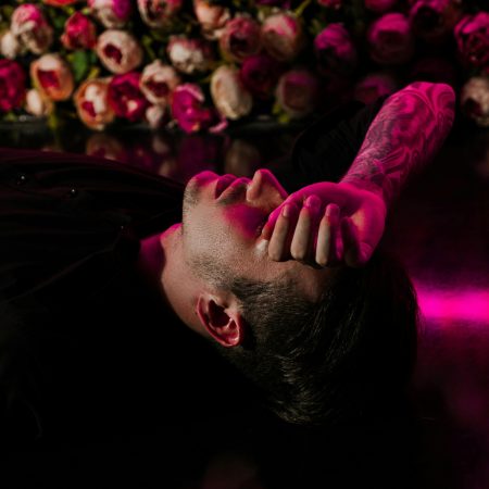 Αν θέλει να σε κάνει συνέχεια να ζηλεύεις, είναι red flag