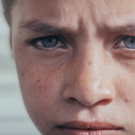 Πώς θα καταλάβεις αν το παιδί σου έχει κατάθλιψη;