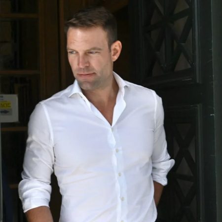 Κε Κασσελάκη, ήρθε το γράμμα πως σας πήρανε φαντάρο;